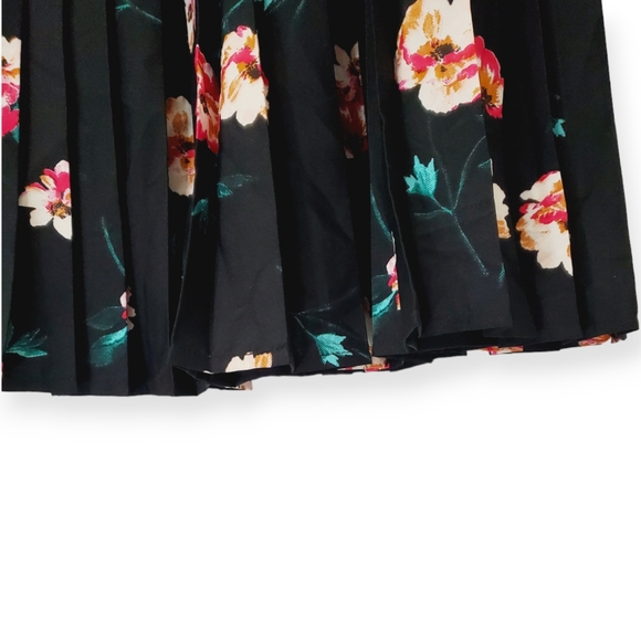 ASOS Wednesday's Girl Pleated Midi Skirt in Vintage Floral🆕️✨️ size Small - Picture 5 of 8